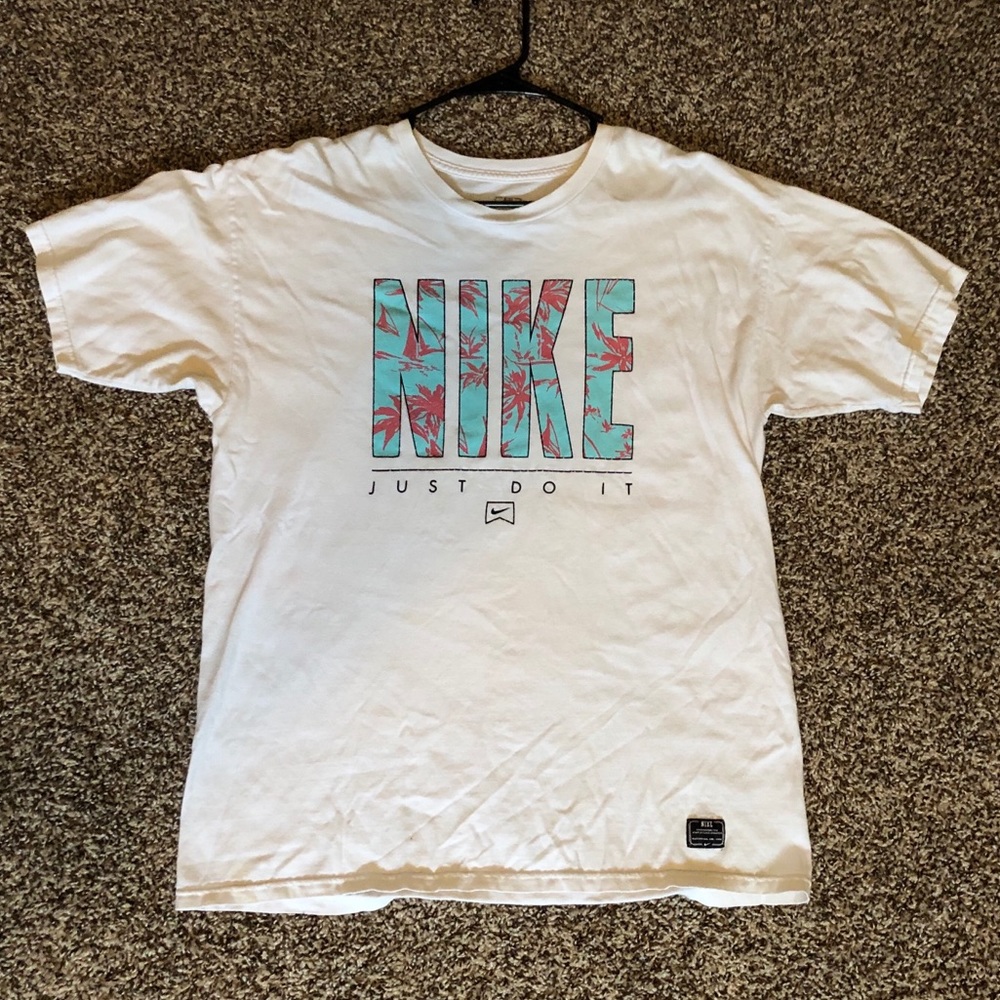 Nike T-shirt